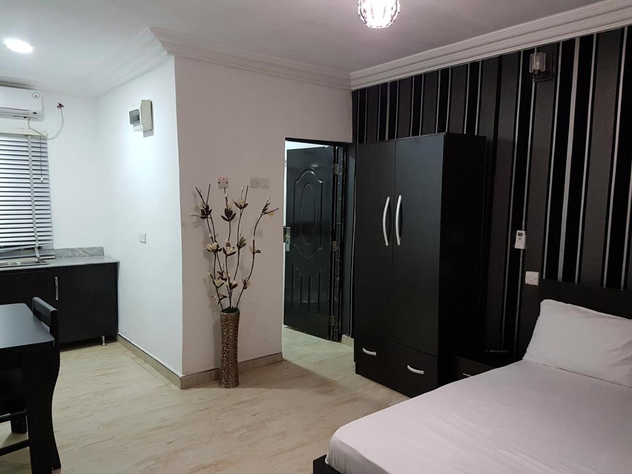 Rock Towers Apartments อาบูจา ภายนอก รูปภาพ